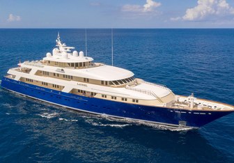 Laurel Yacht Charter in Bahamas